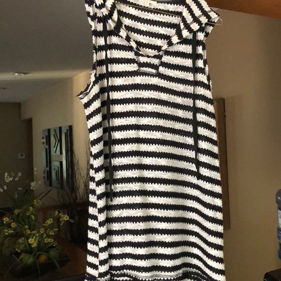 Mystery black n cream sleeveless tunic - Picture 3 of 4